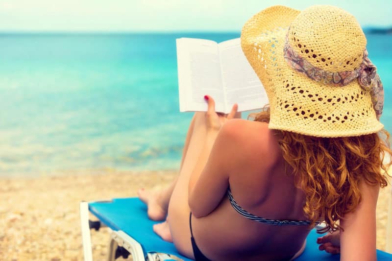 Libri erotici sotto l’ombrellone: 4 racconti hot da leggere